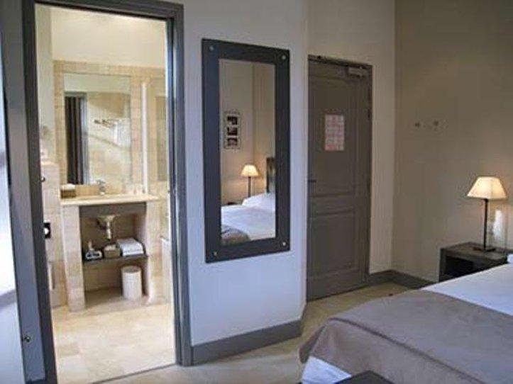La Bastide De Boulbon Otel Oda fotoğraf